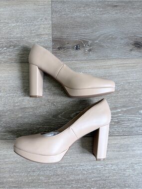 NWOT Dream Pairs Nude Platform Block Heel Pumps 7.5